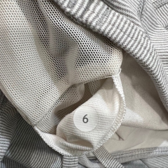 LULULEMON GREY WHITE STRIPE TANK TOP WOMEN SIZE 6 - Picture 6 of 8